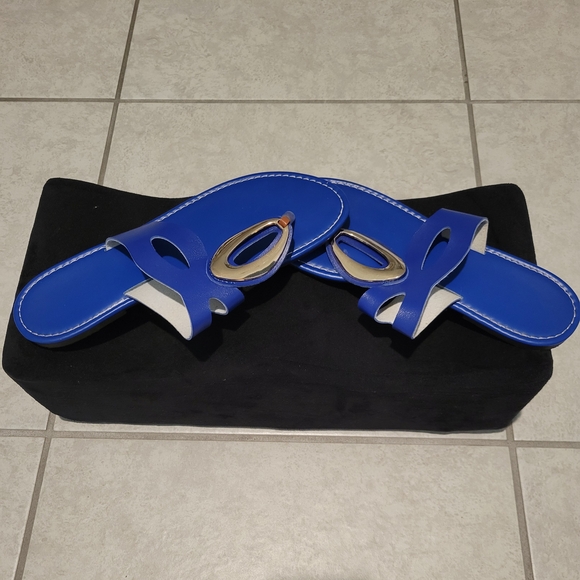 SHEIN Royal Blue Cutout Sandals - Picture 1 of 3